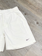 Lade das Bild in den Galerie-Viewer, Nike Tennis Short - Small
