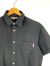 Lade das Bild in den Galerie-Viewer, Carhartt Shirt - Small
