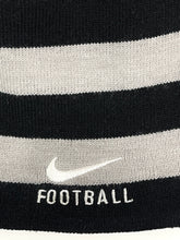 Lade das Bild in den Galerie-Viewer, Nike Reversible Beanie - One Size
