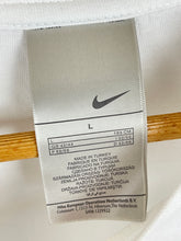 Cargar imagen en el visor de la galería, Nike Tee Shirt - Large
