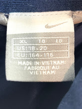 Cargar imagen en el visor de la galería, Nike Puffer Vest - Small
